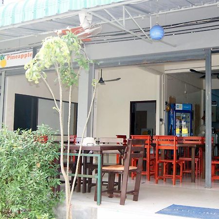 Pineapple Guesthouse Phuket Exterior foto