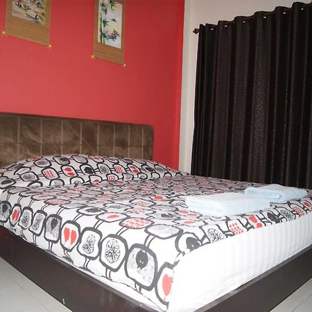 Pineapple Guesthouse Phuket Exterior foto