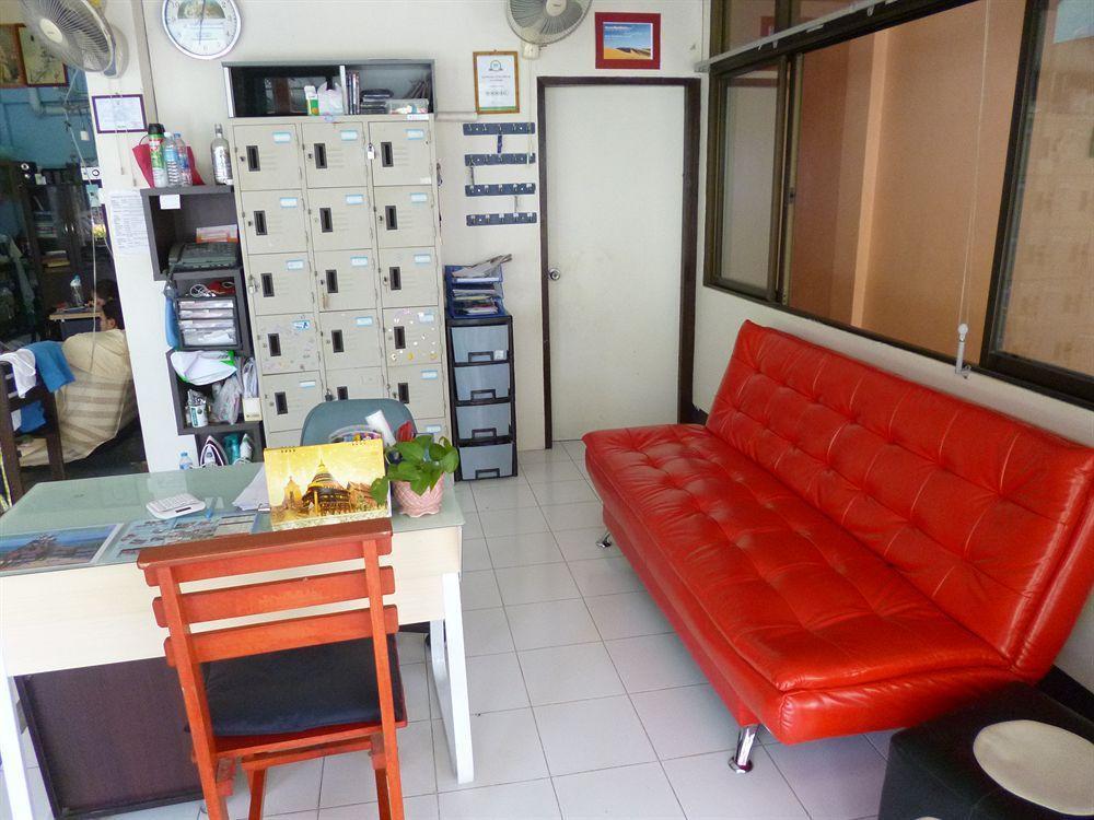 Pineapple Guesthouse Phuket Exterior foto